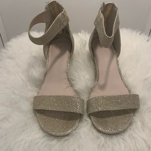 Gold tween wedge shoe